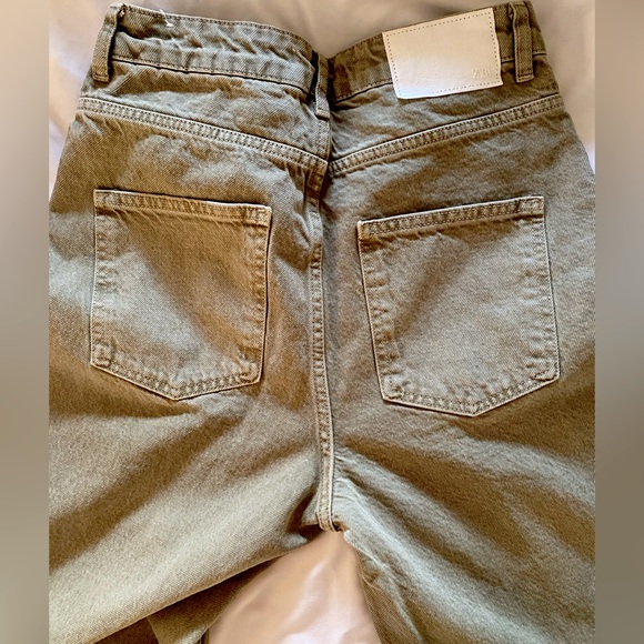 Green Zara Jeans Size US4 never worn - Picture 2 of 2